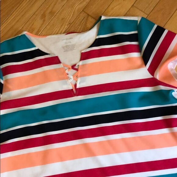 VanāHeusenāHorizontalāStripedĀ Teeāš¦ - Picture 3 of 4